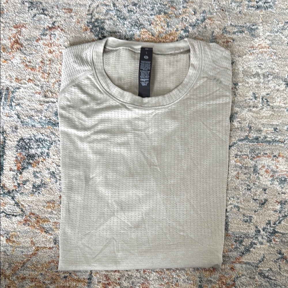 Lululemon Athletica Beige Short Sleeve Shirt